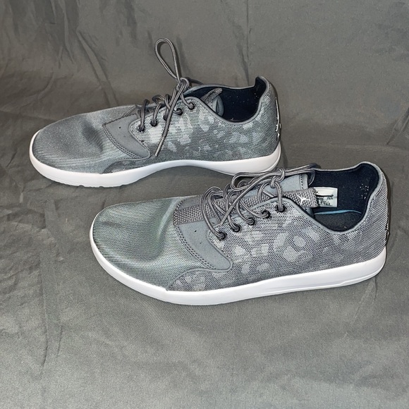 Size 8.5 Men’s Air Jordan Athletic Shoes Sneakers - Picture 3 of 6